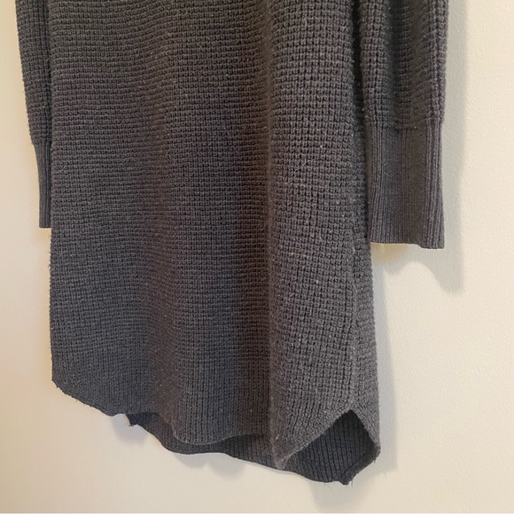 100% Wool mid-calf Wilfred Turtle neck sweater - Picture 3 of 8